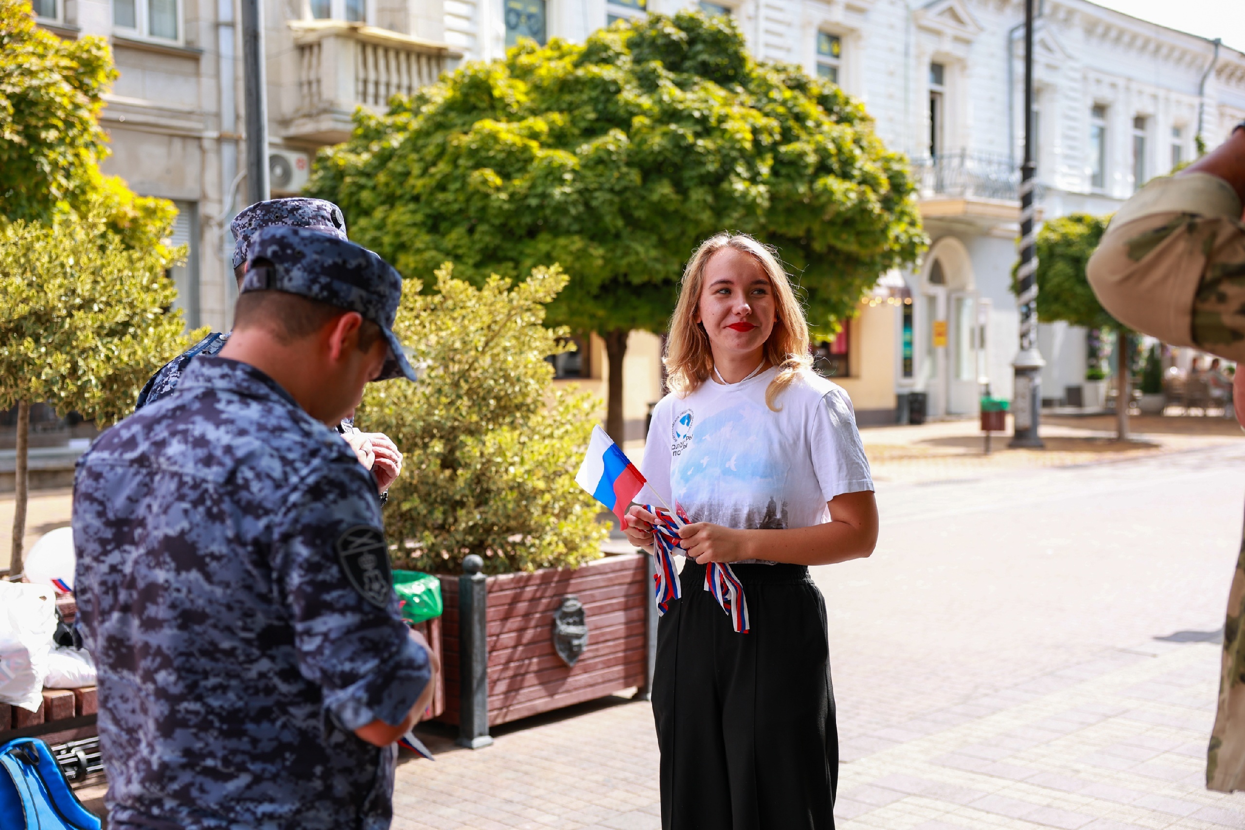 “Youth” Committee of Crimea: “Patriotic” Actions on Russian Flag Day and Propaganda for Participation in the So-Called SVO - картинка 3