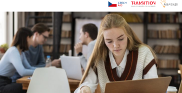 Beige Pastel Bar Chart Social Media Followers Tier Infographic Instagram Post (Вебсайт)