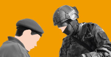 Beige Pastel Bar Chart Social Media Followers Tier Infographic Instagram Post (Вебсайт)